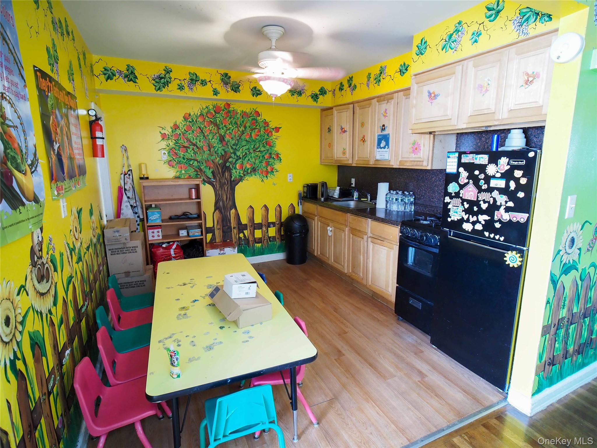 10343 Woodhaven Boulevard Property Photo 14