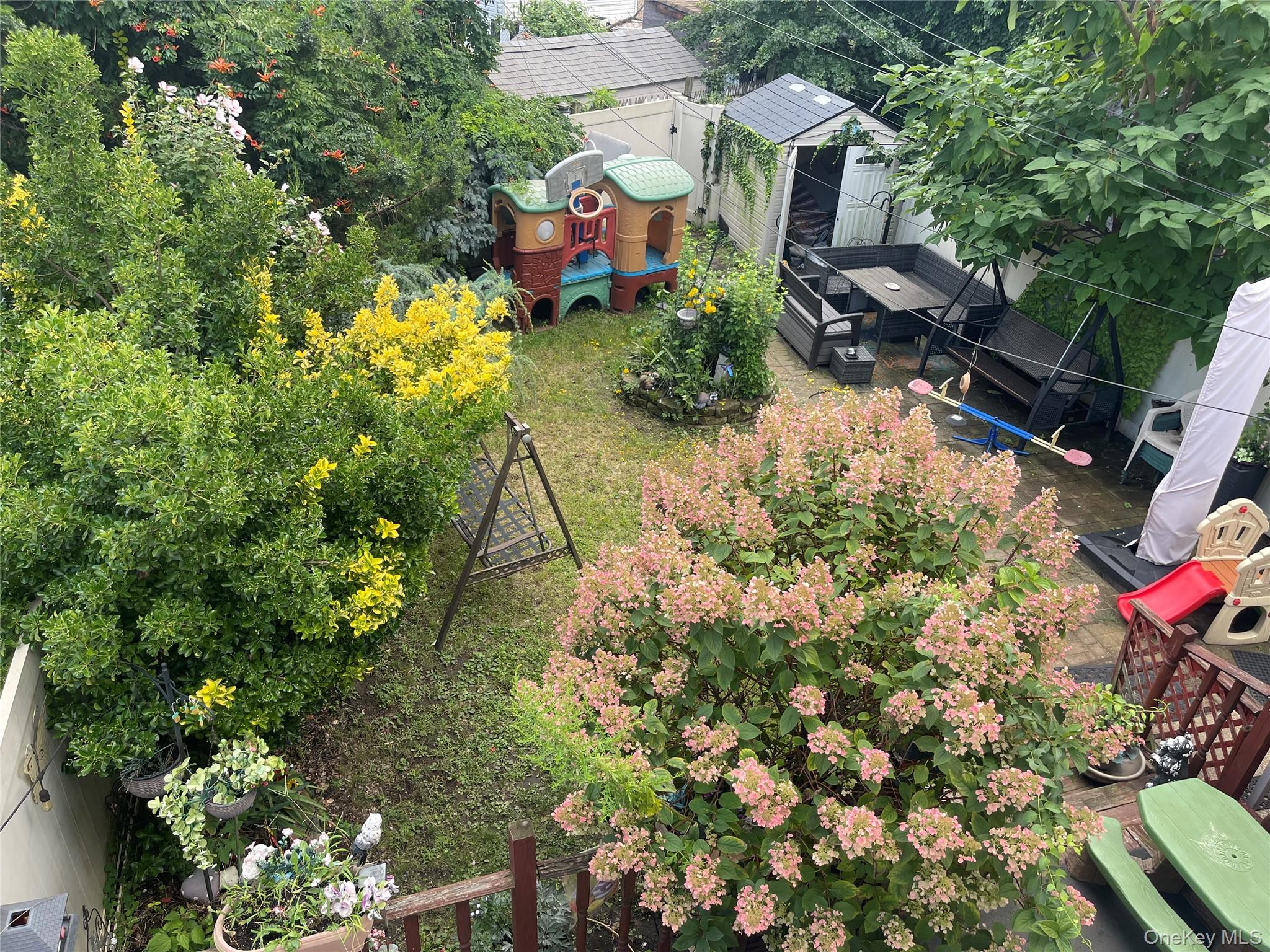 10343 Woodhaven Boulevard Property Photo 20