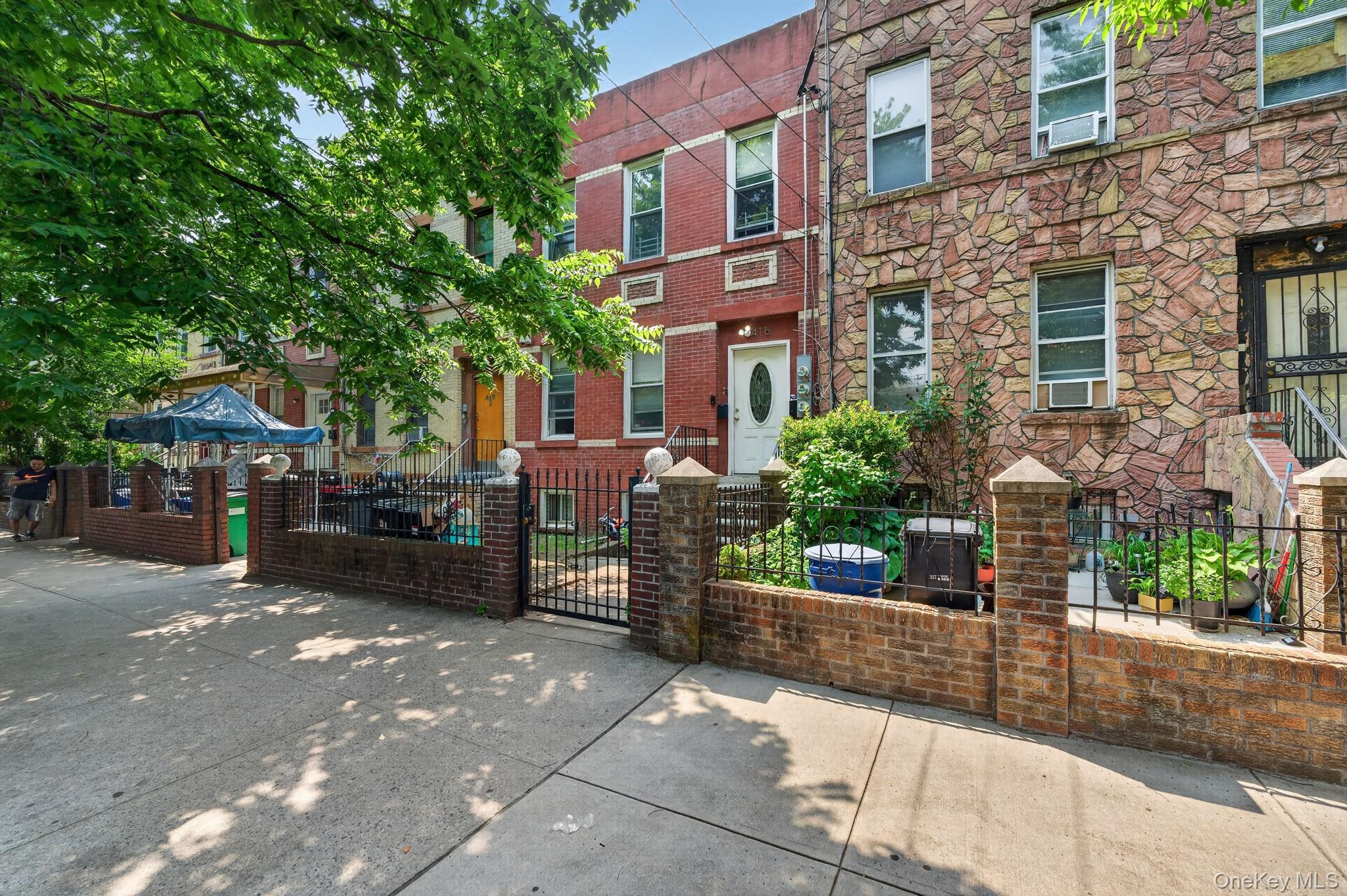 416 Van Siclen Avenue Property Photo 1