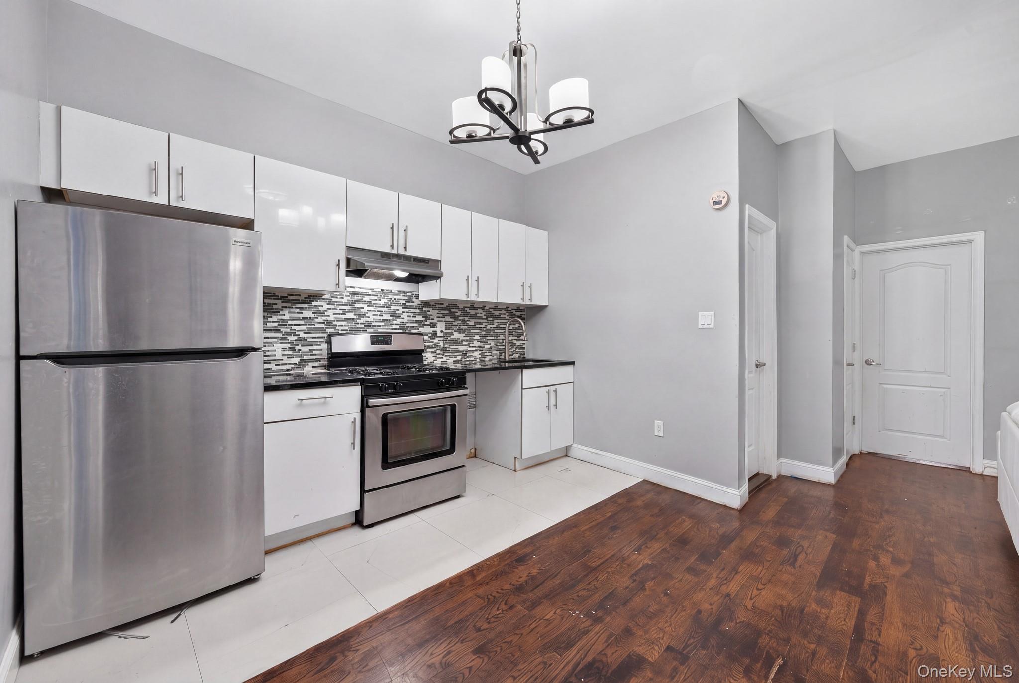 416 Van Siclen Avenue Property Photo 2