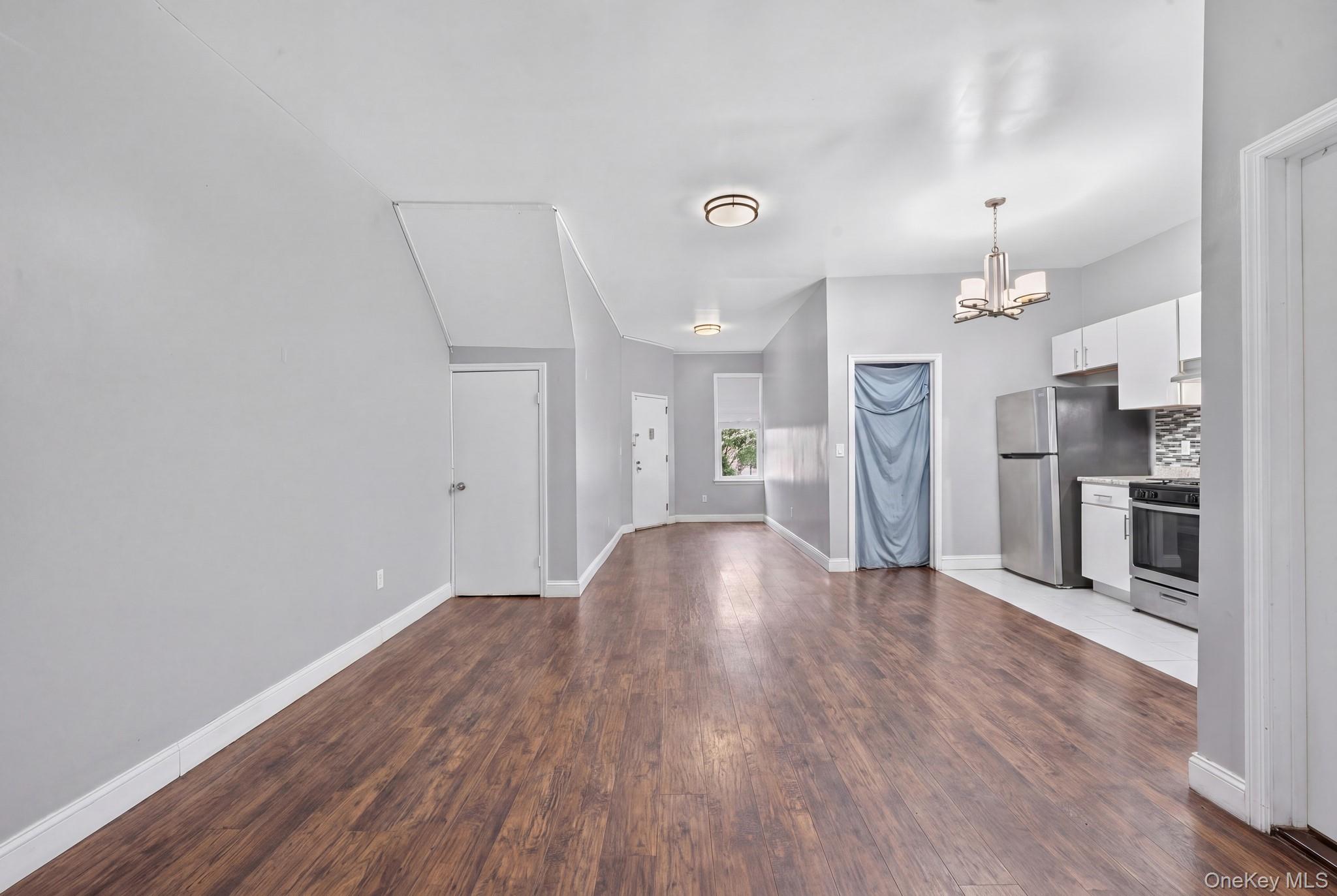 416 Van Siclen Avenue Property Photo 3