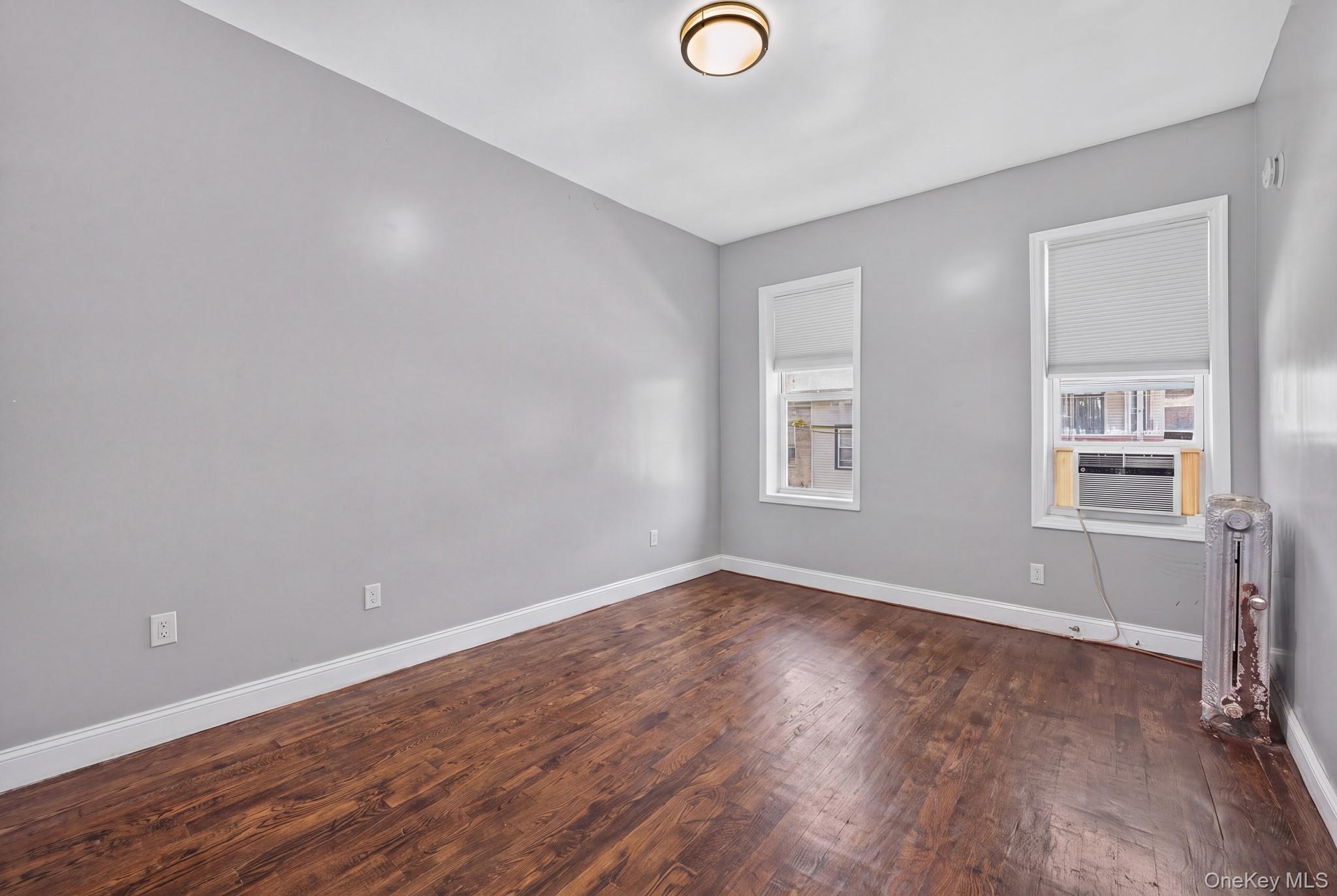 416 Van Siclen Avenue Property Photo 4