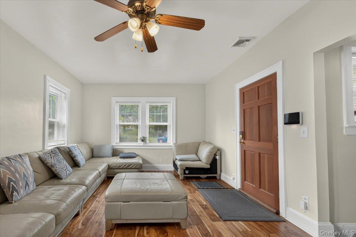 510 Secatogue Avenue Property Photo 6