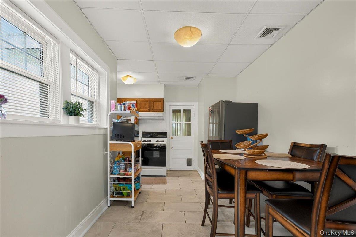 510 Secatogue Avenue Property Photo 7