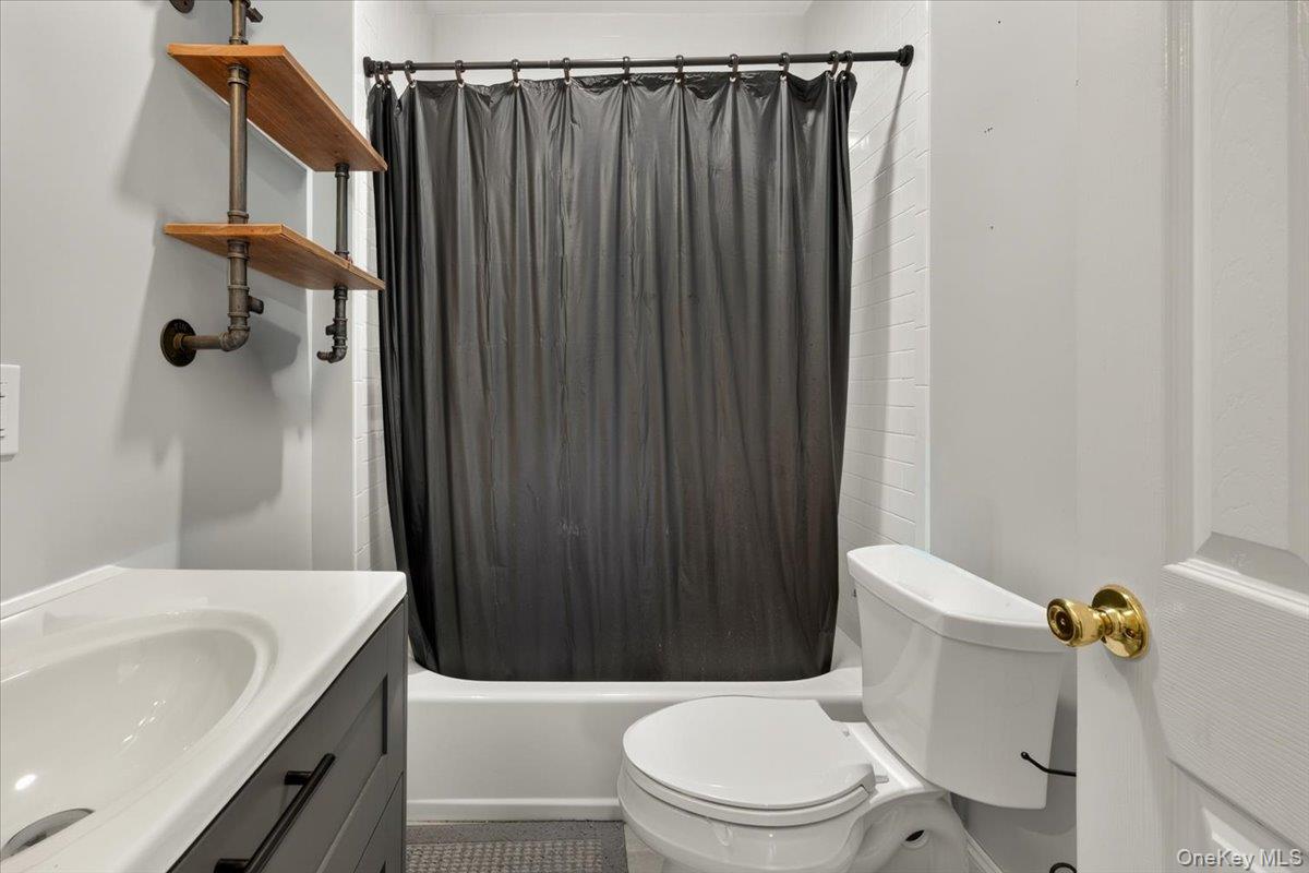 510 Secatogue Avenue Property Photo 11