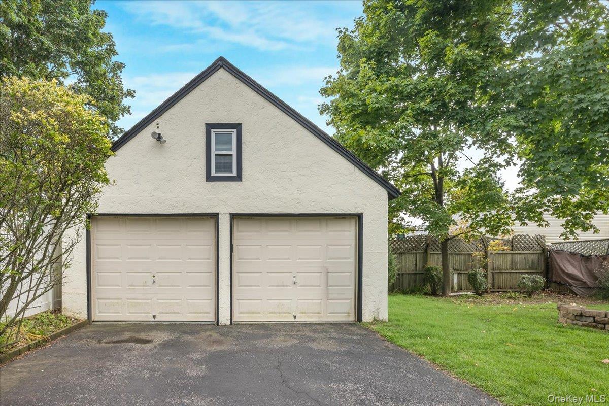 510 Secatogue Avenue Property Photo 20