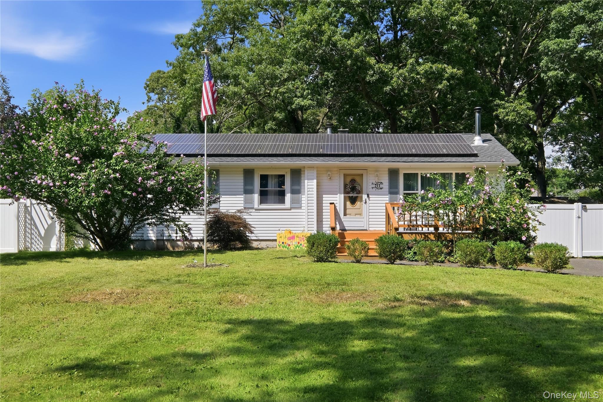 211 Hampton Avenue Property Photo 1