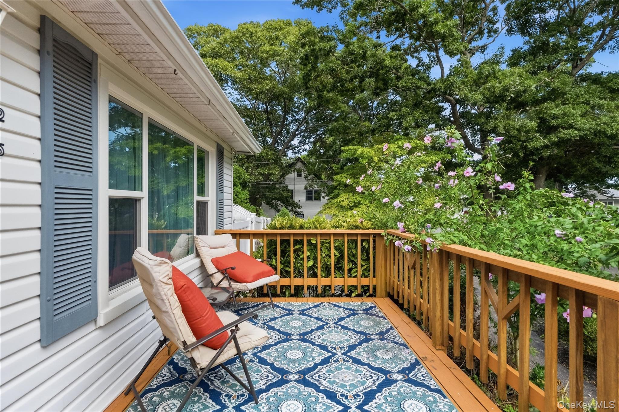 211 Hampton Avenue Property Photo 4
