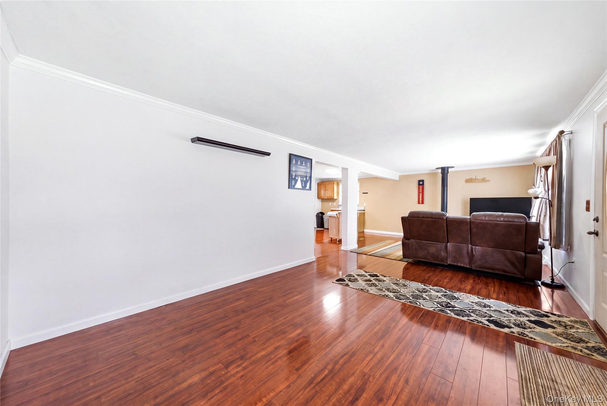 211 Hampton Avenue Property Photo 6