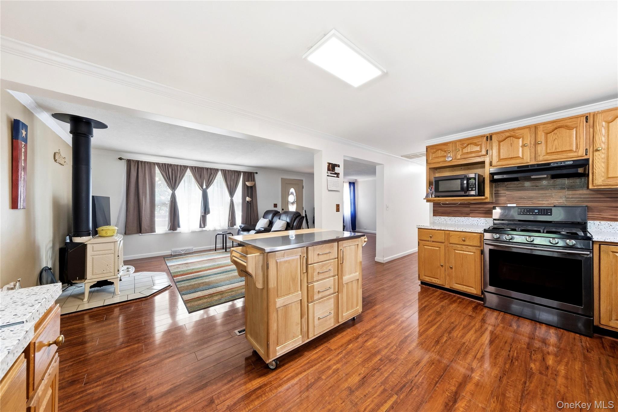 211 Hampton Avenue Property Photo 16