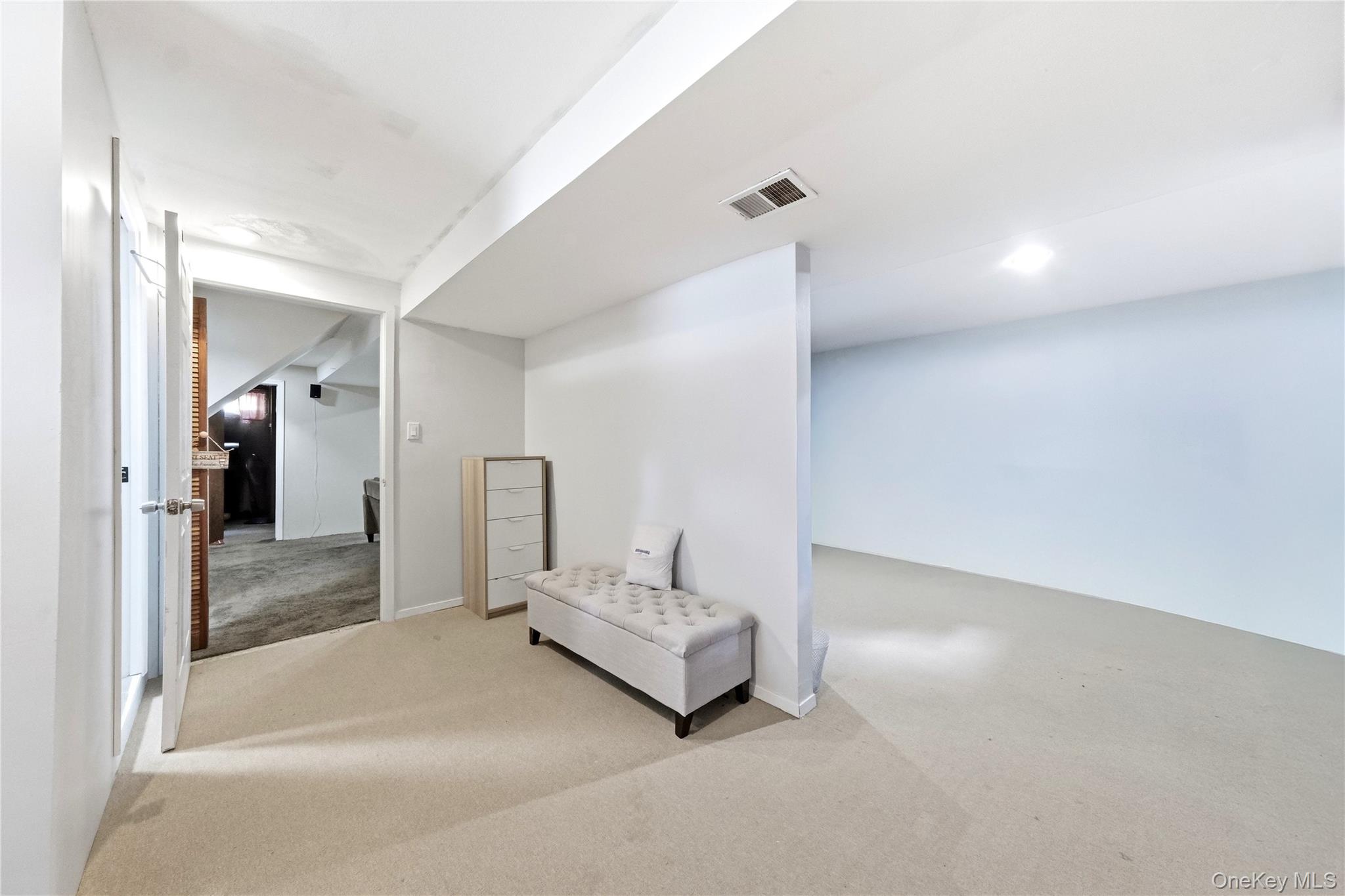 211 Hampton Avenue Property Photo 22