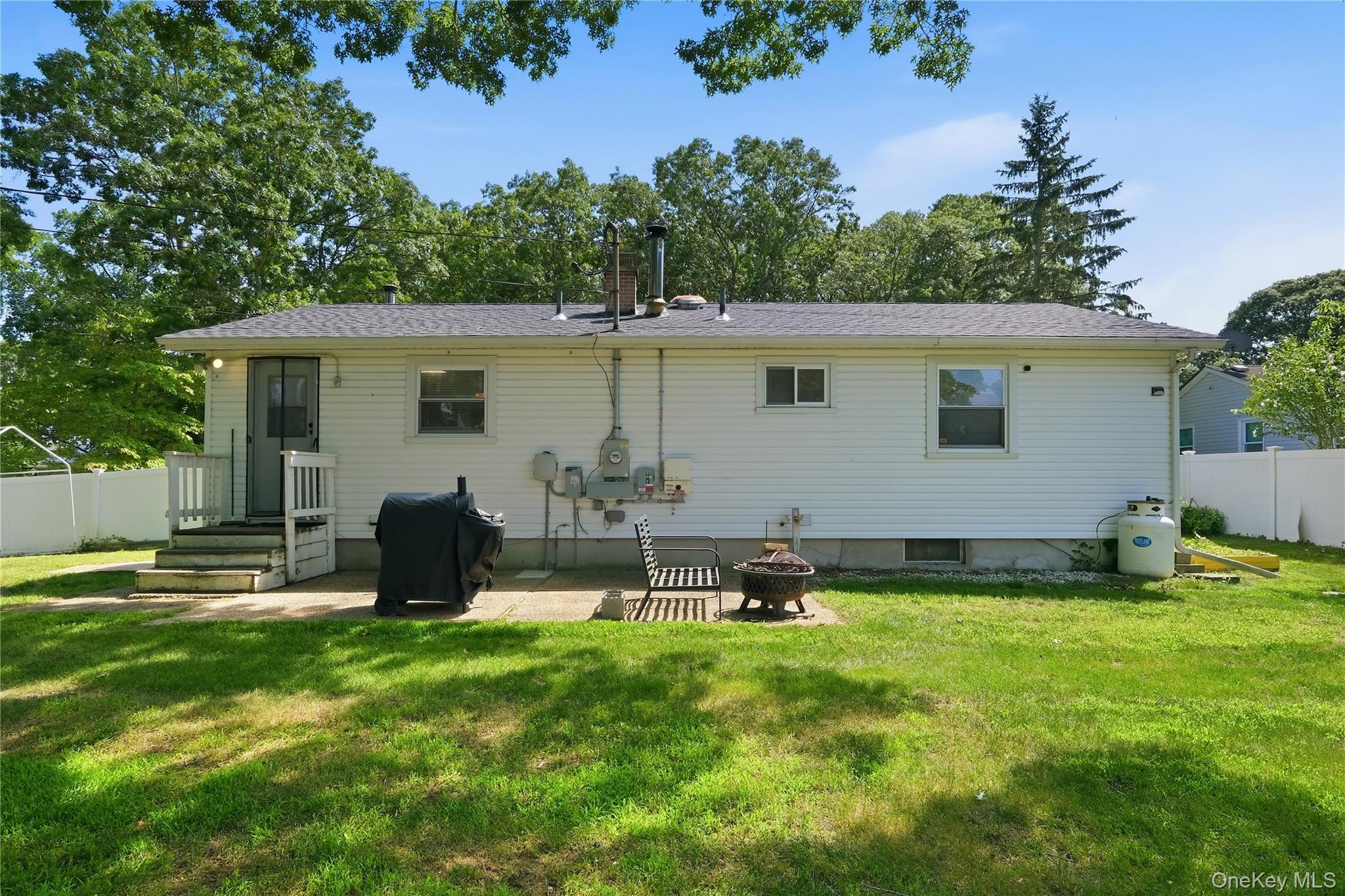 211 Hampton Avenue Property Photo 25