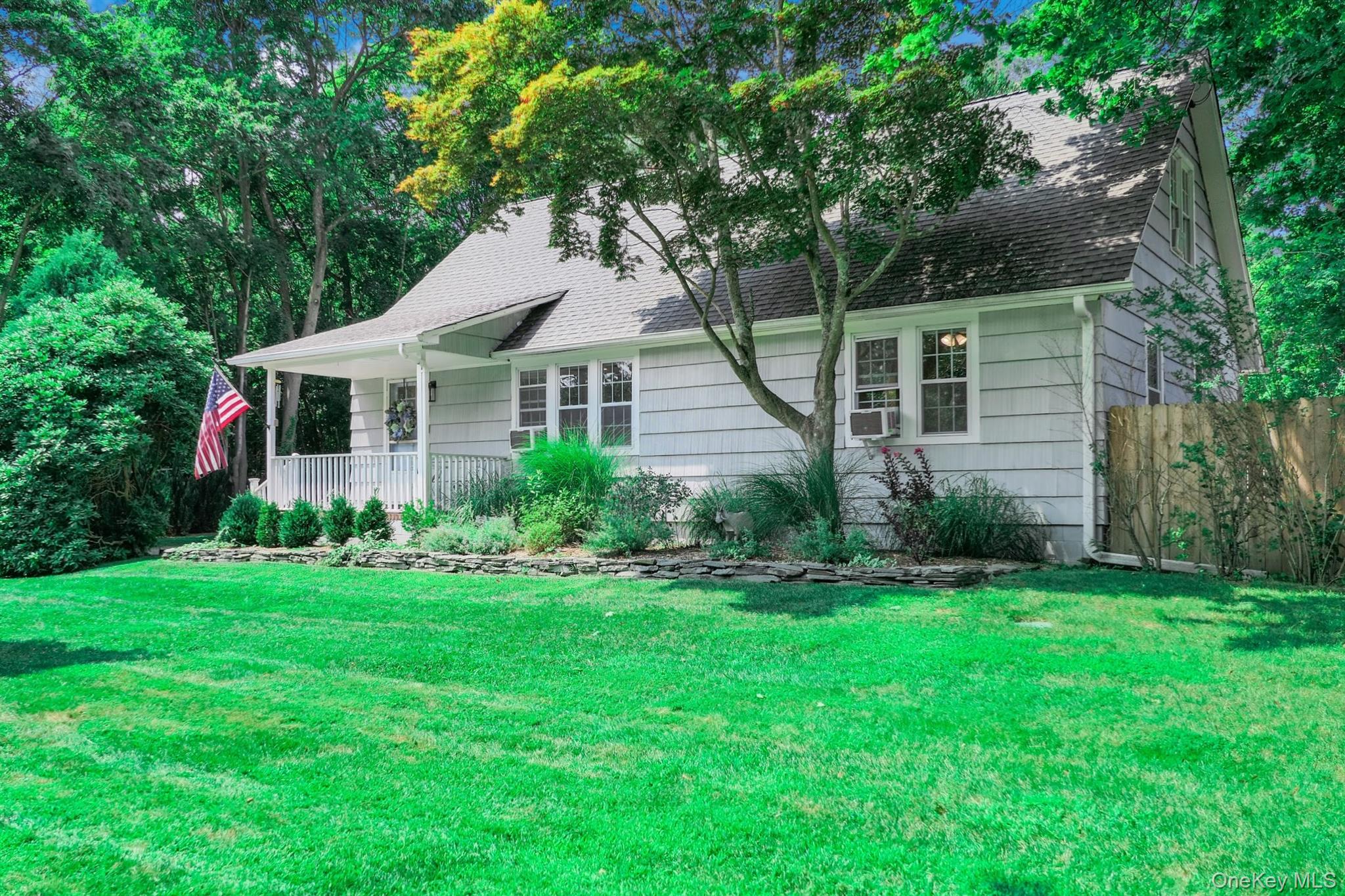 353 S Country Road Property Photo 1