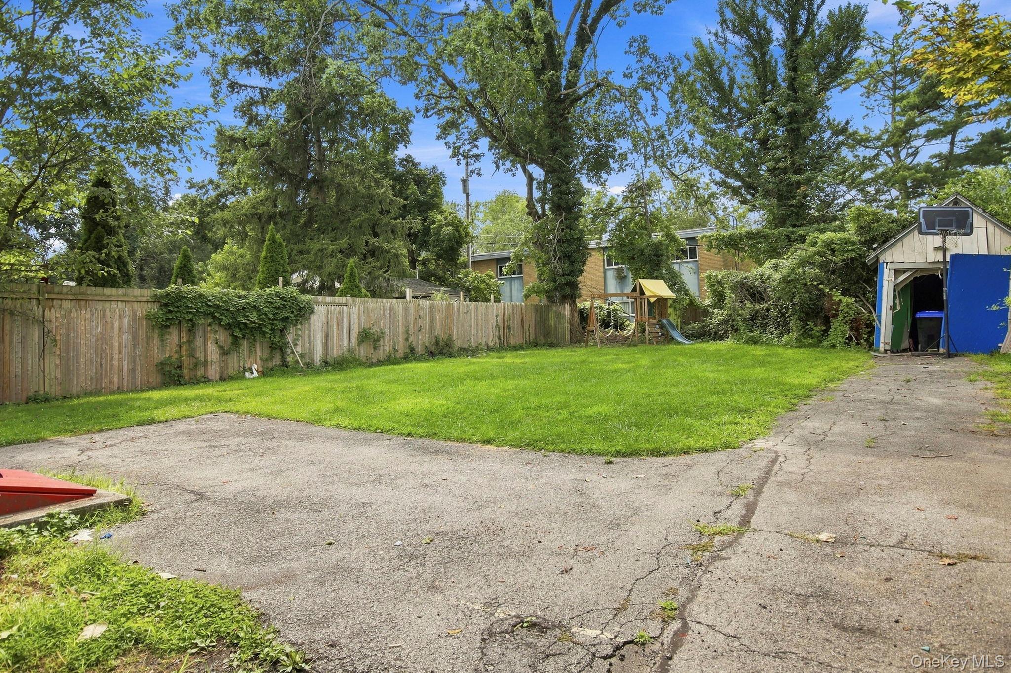 173 S Cherry Street Property Photo 30