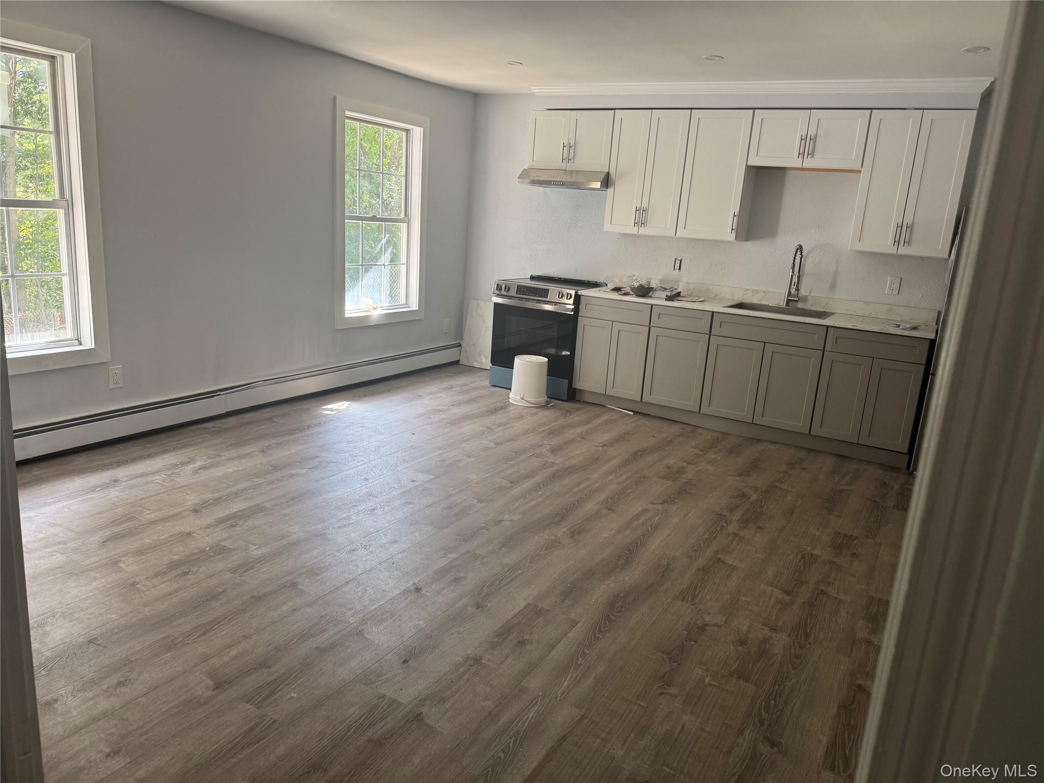 12 Rowe Street Property Photo 2