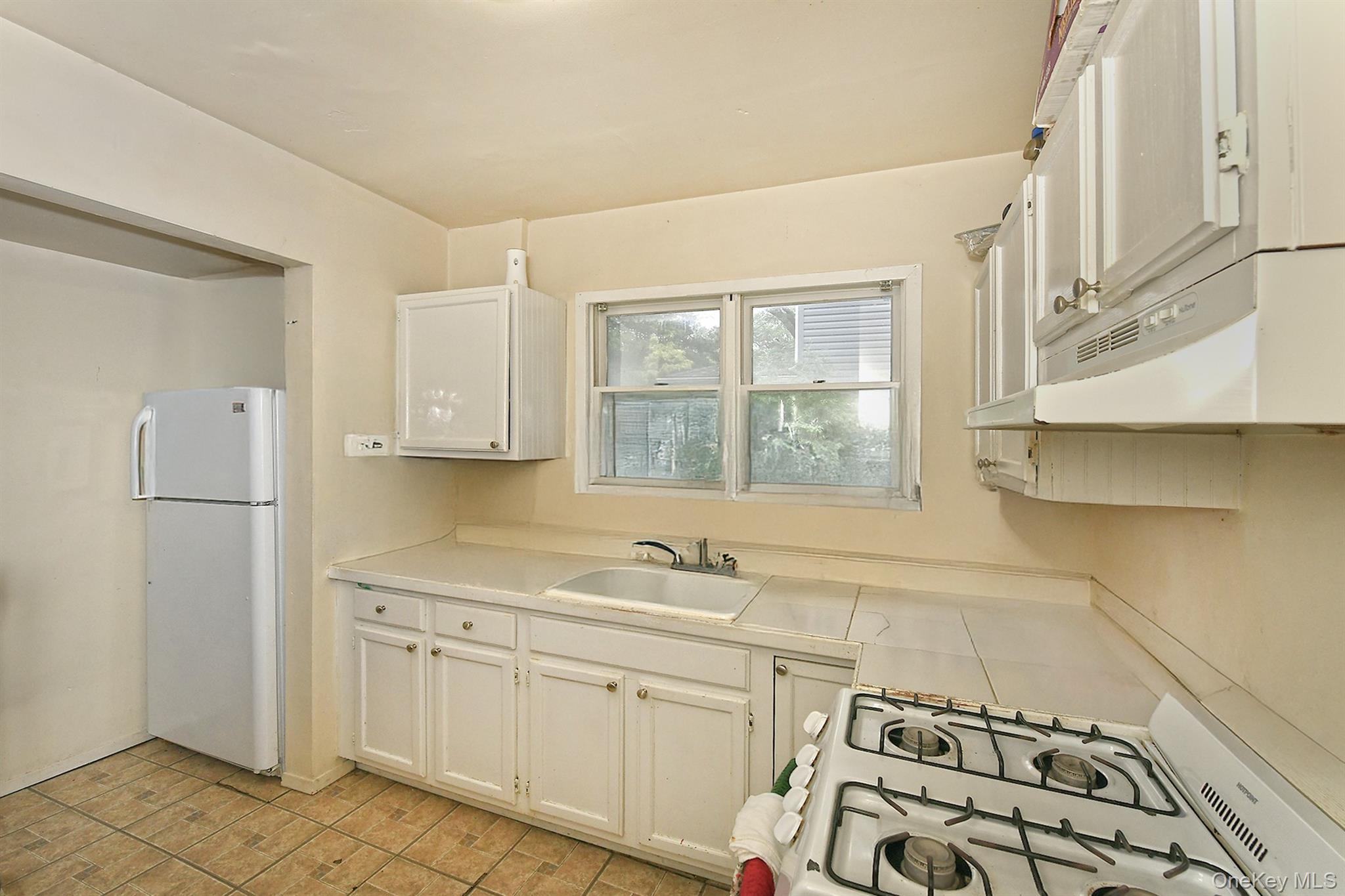 87 Olive Street Property Photo 11