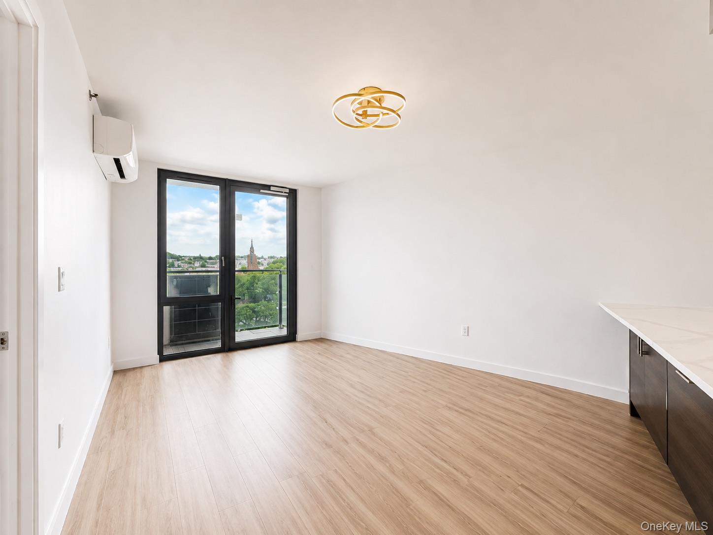 7065 Queens Boulevard 6a Property Photo 2