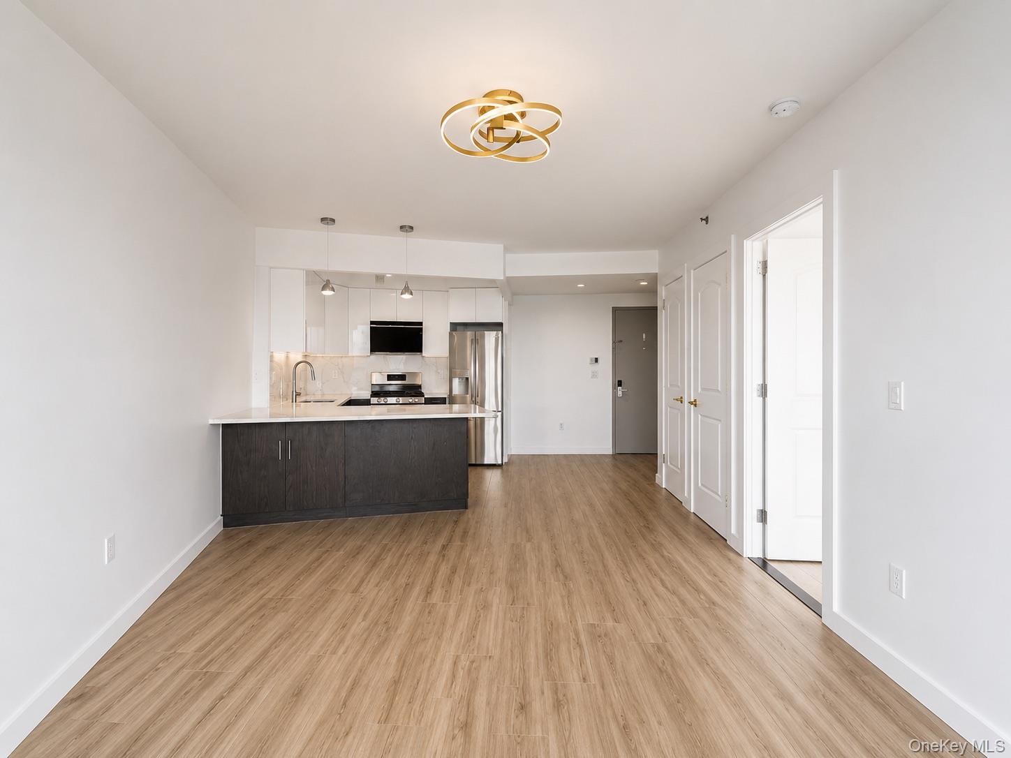 7065 Queens Boulevard 6a Property Photo 4