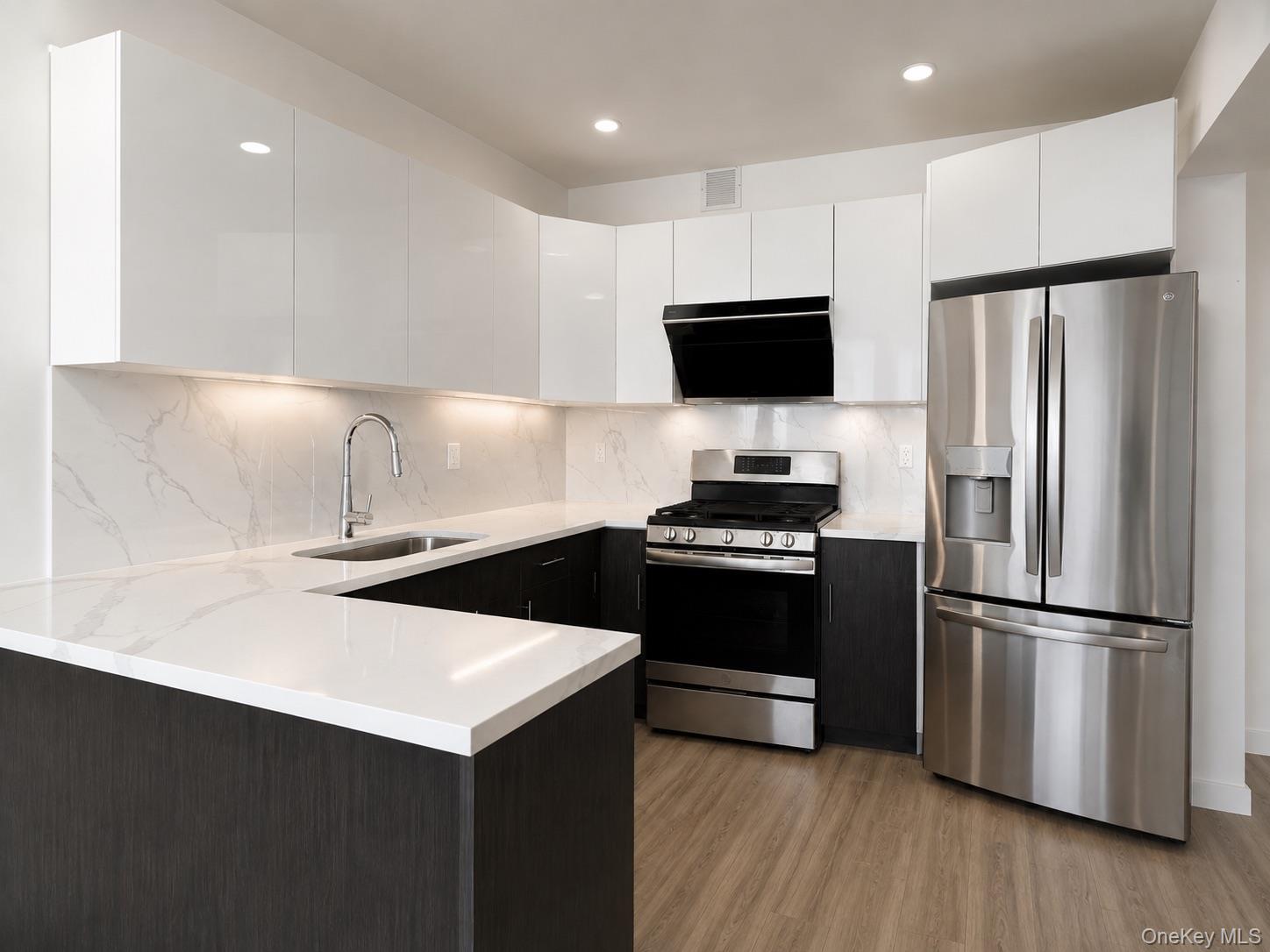 7065 Queens Boulevard 6a Property Photo 5