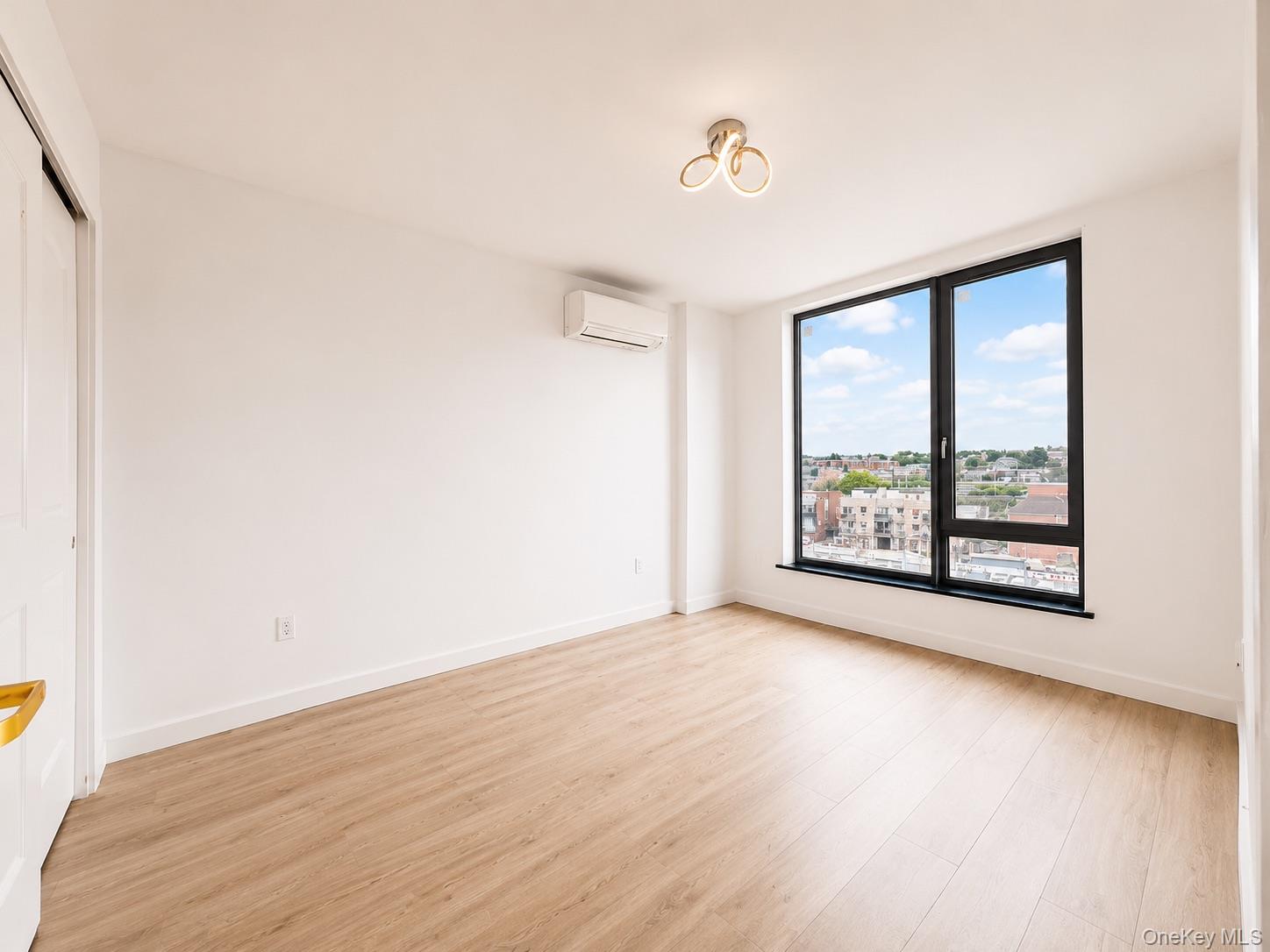 7065 Queens Boulevard 6a Property Photo 7