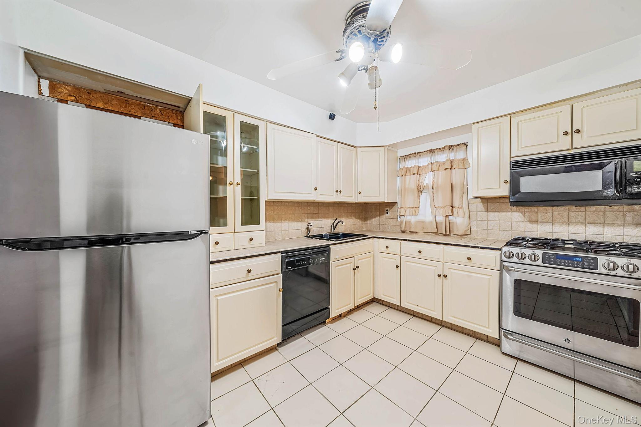 14614 229th Street Property Photo 6