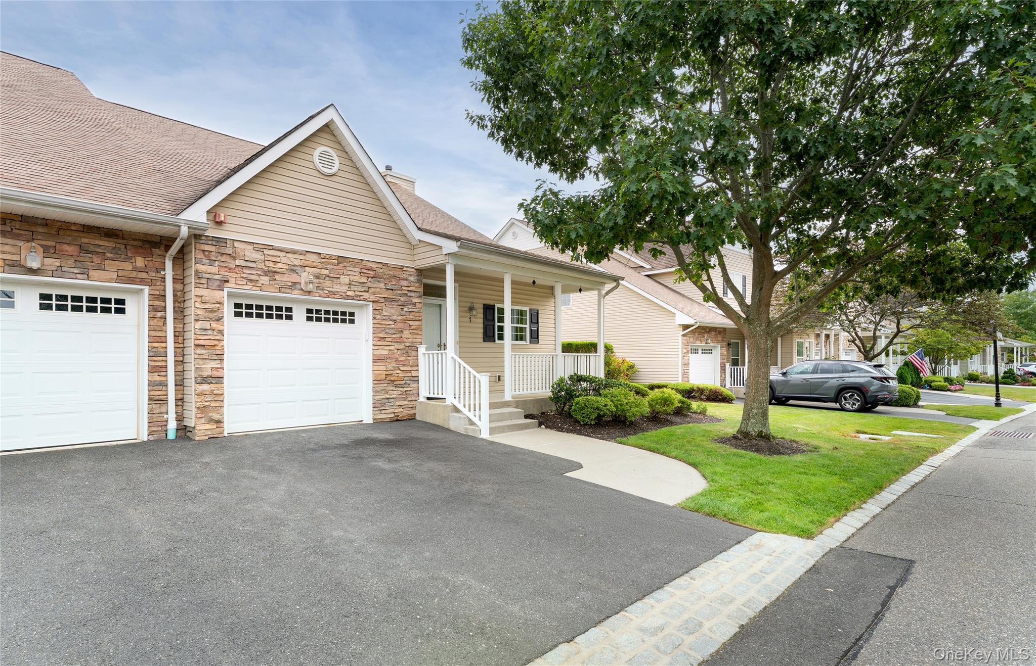 7 Pond Circle Property Photo 1