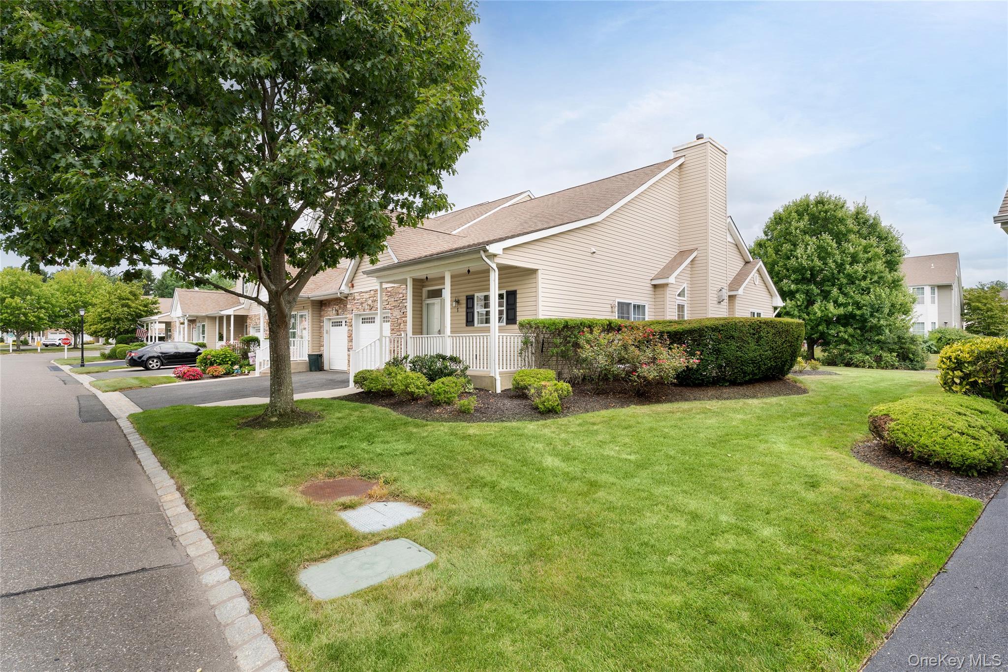 7 Pond Circle Property Photo 3