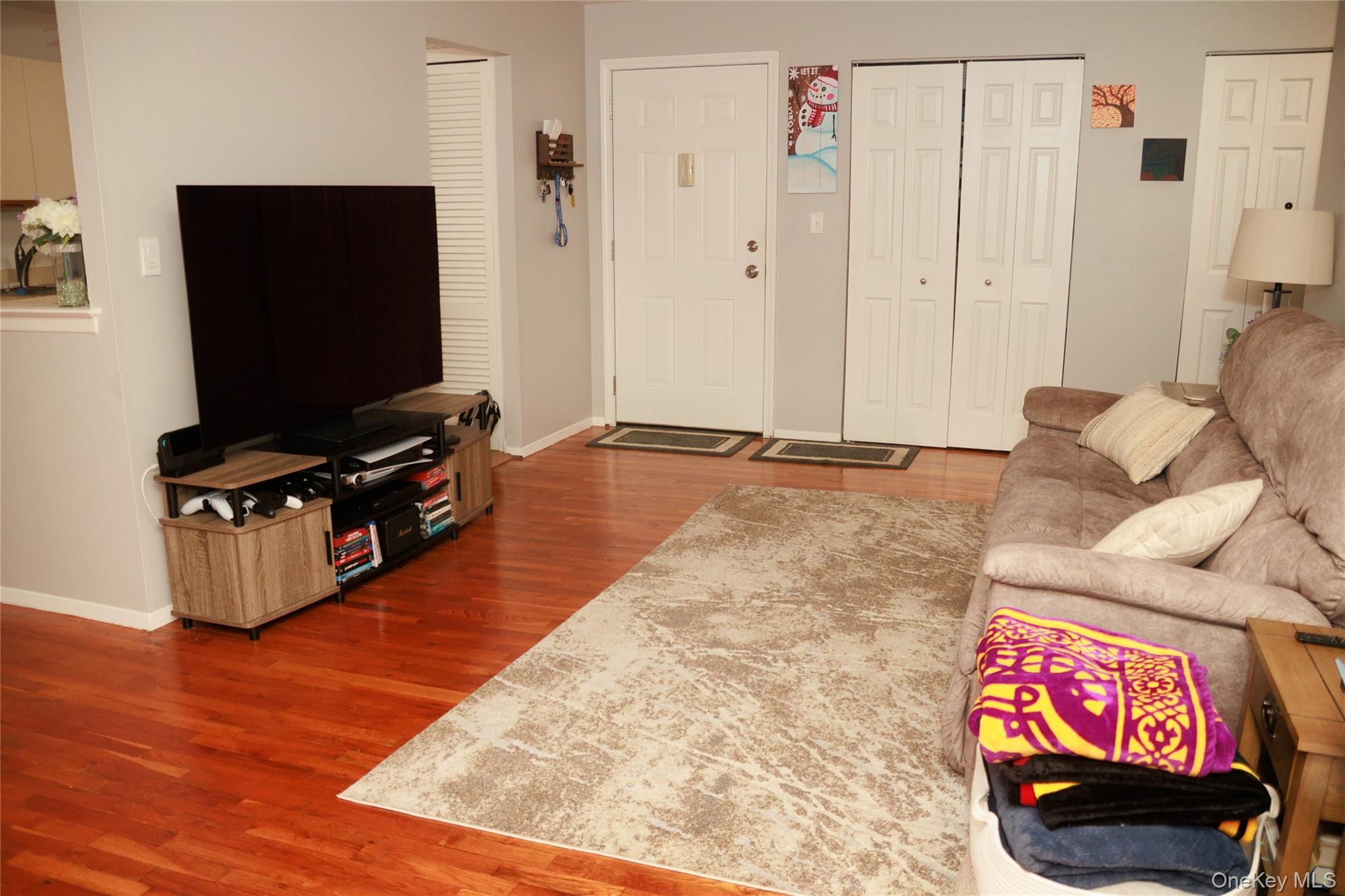 334 Lakeland Avenue 4d Property Photo 4