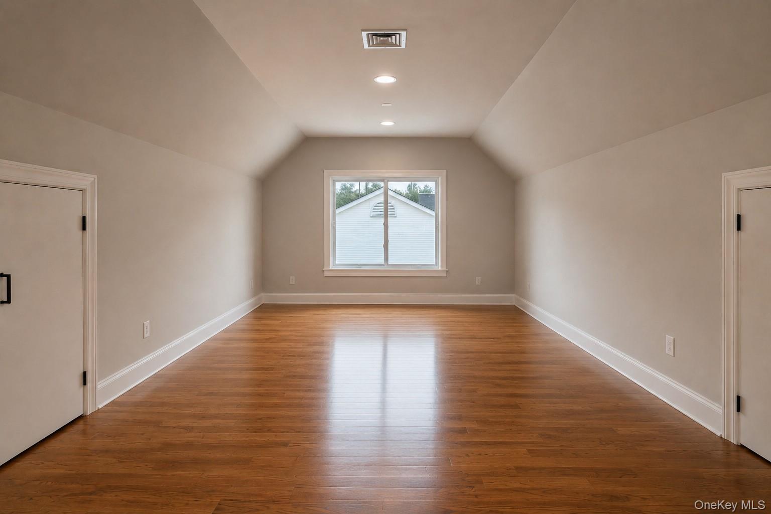 82 Vernon Avenue Property Photo 26