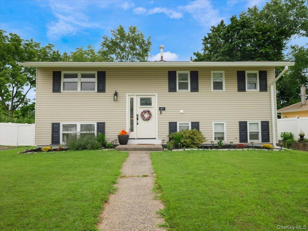 47 Chestnut Oval Property Photo 1