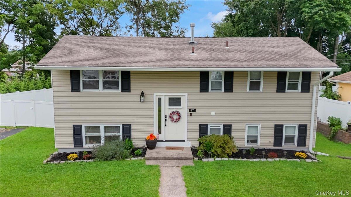 47 Chestnut Oval Property Photo 2