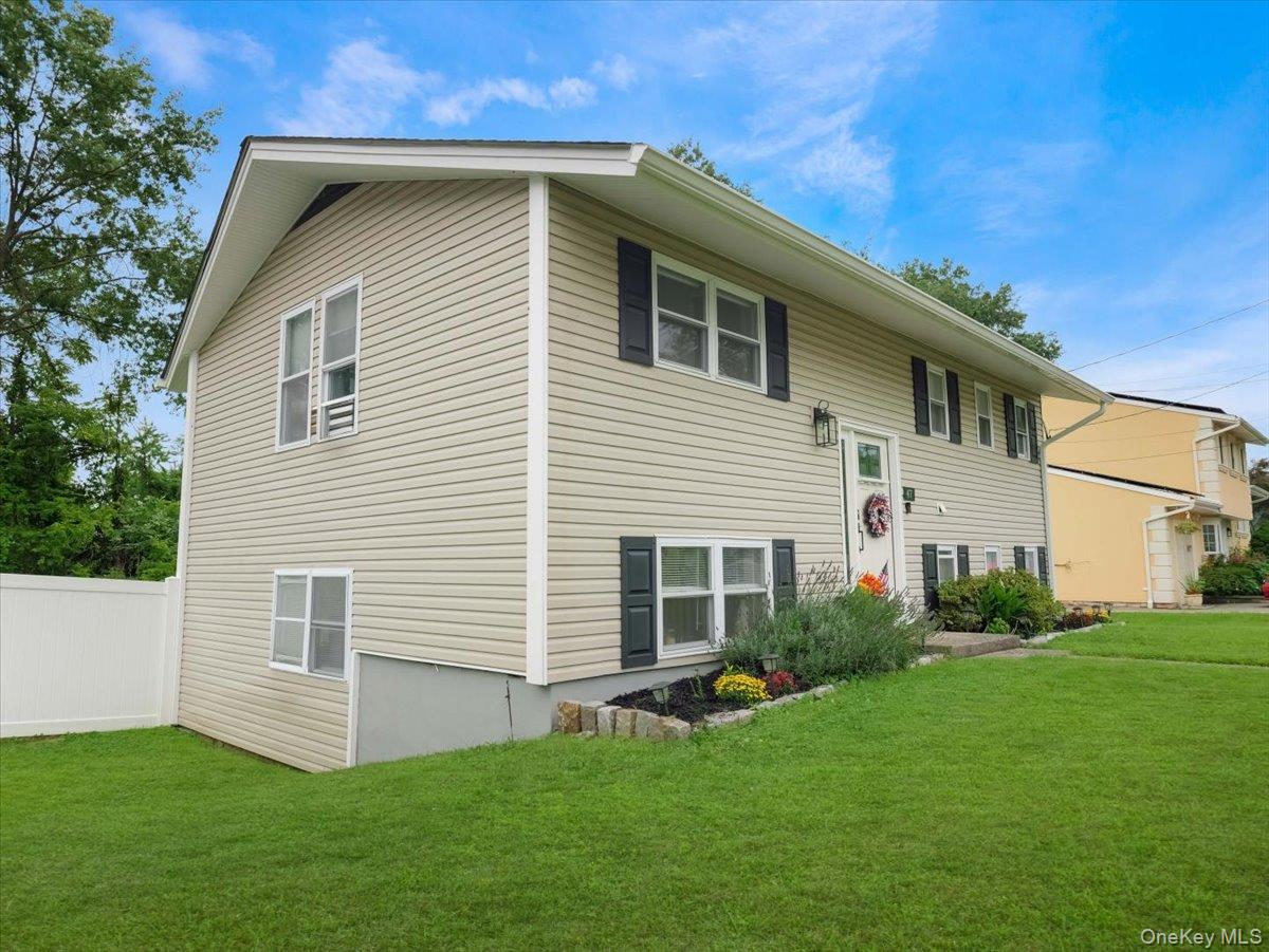 47 Chestnut Oval Property Photo 4
