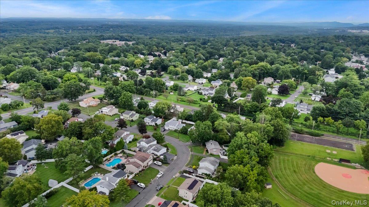 47 Chestnut Oval Property Photo 46