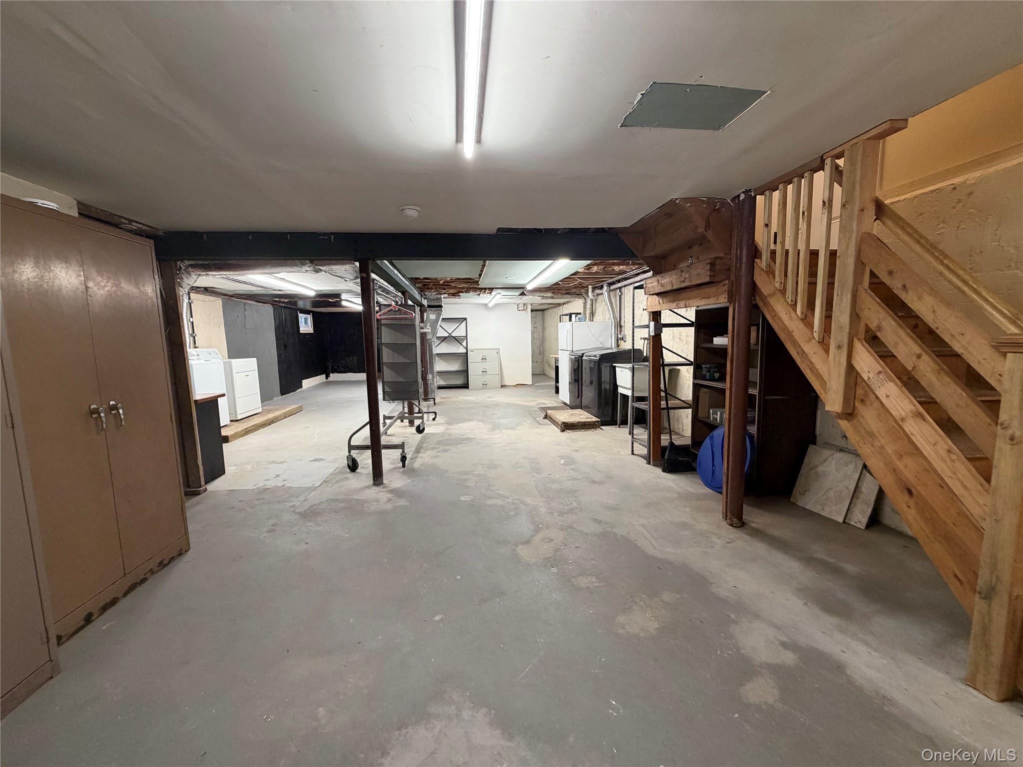 40 Edgewood Road Second Floor Unit #2 Property Photo 11