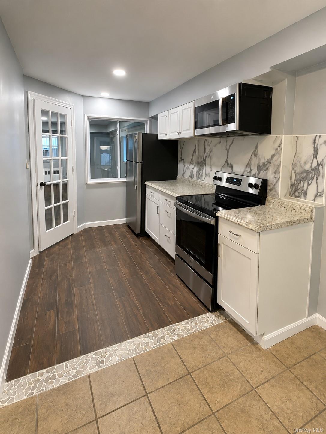16 Frank Avenue Studio Property Photo 2
