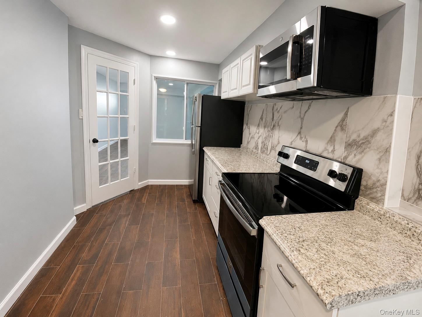 16 Frank Avenue Studio Property Photo 3
