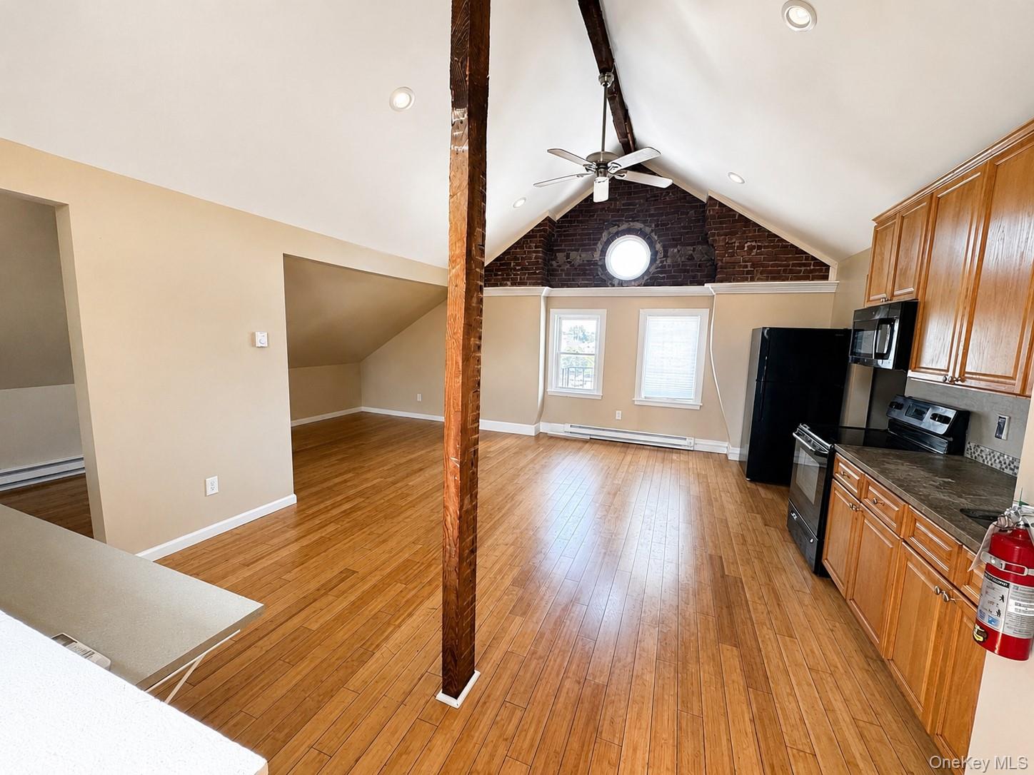 9 S Clinton Street 3 Property Photo 1