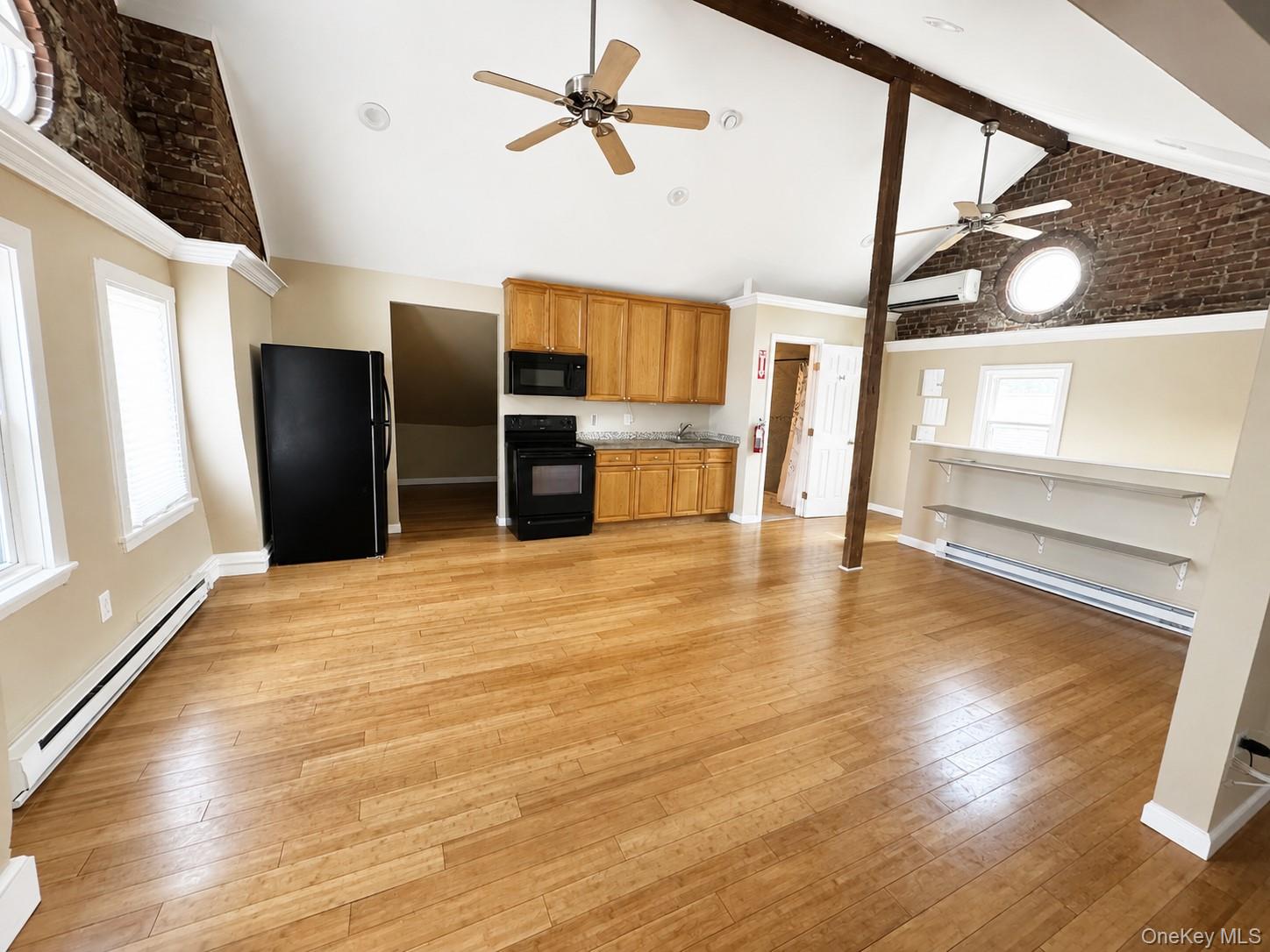 9 S Clinton Street 3 Property Photo 6