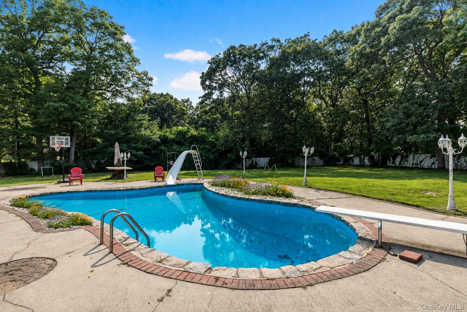 1 Whispering Court Property Photo 23