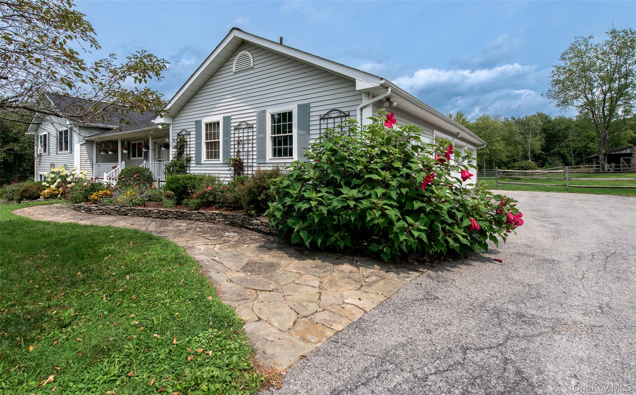 27 Verbank Club Road Property Photo 4