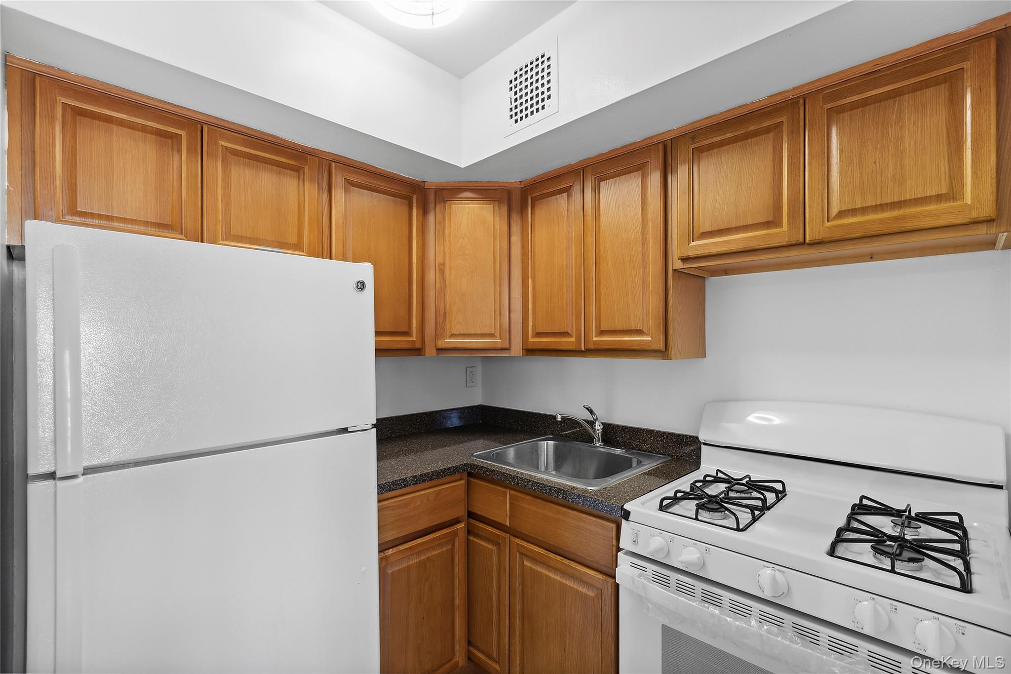 201 Ravine Avenue 7p Property Photo 1