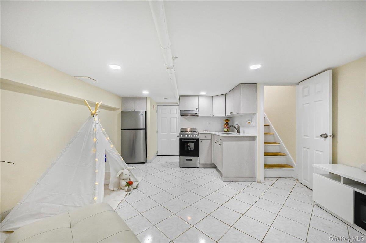 244-37 89th Avenue Property Photo 17