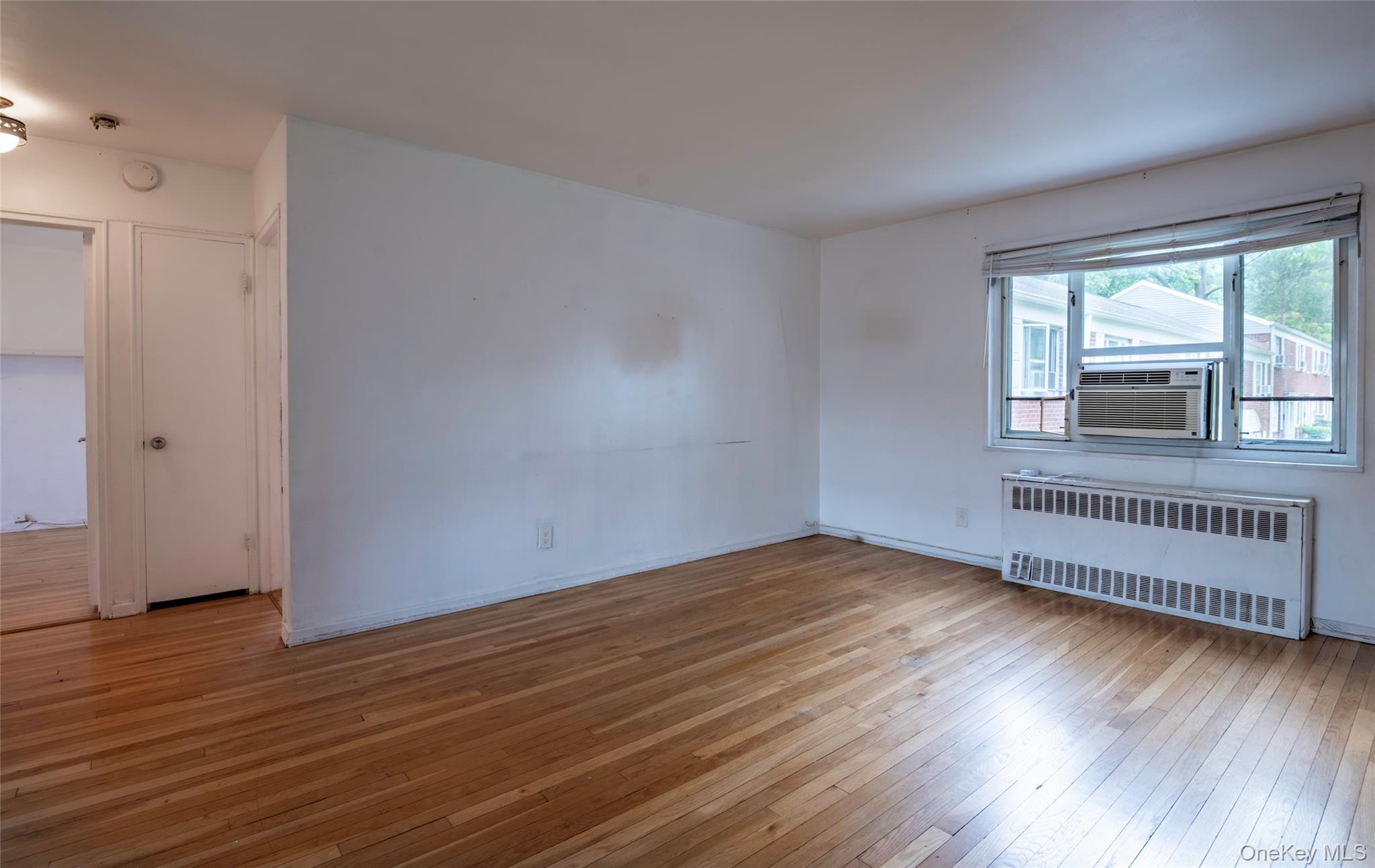 225-24 Manor Road 814 Property Photo 3