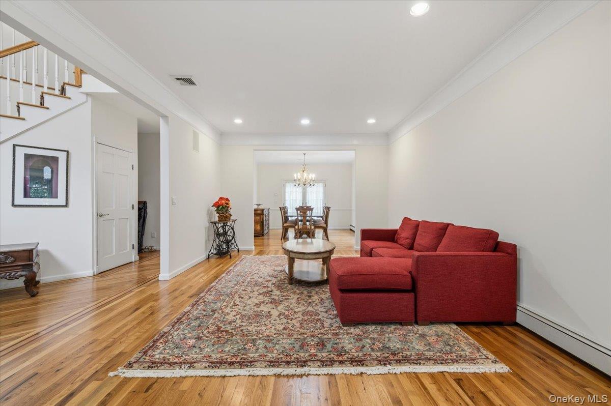 1040 Washington Avenue Property Photo 8