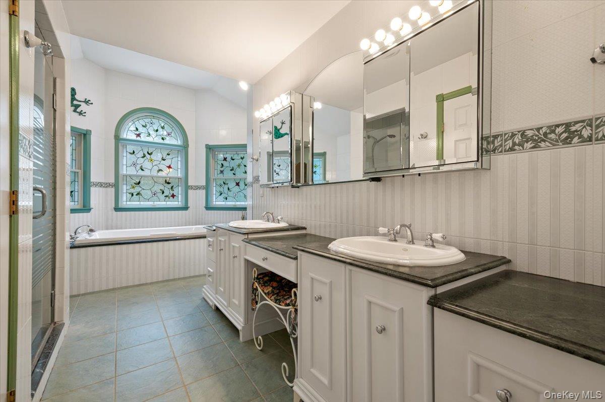 1040 Washington Avenue Property Photo 36