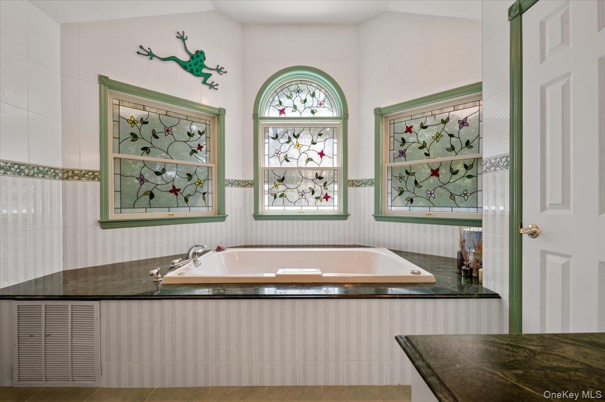 1040 Washington Avenue Property Photo 38