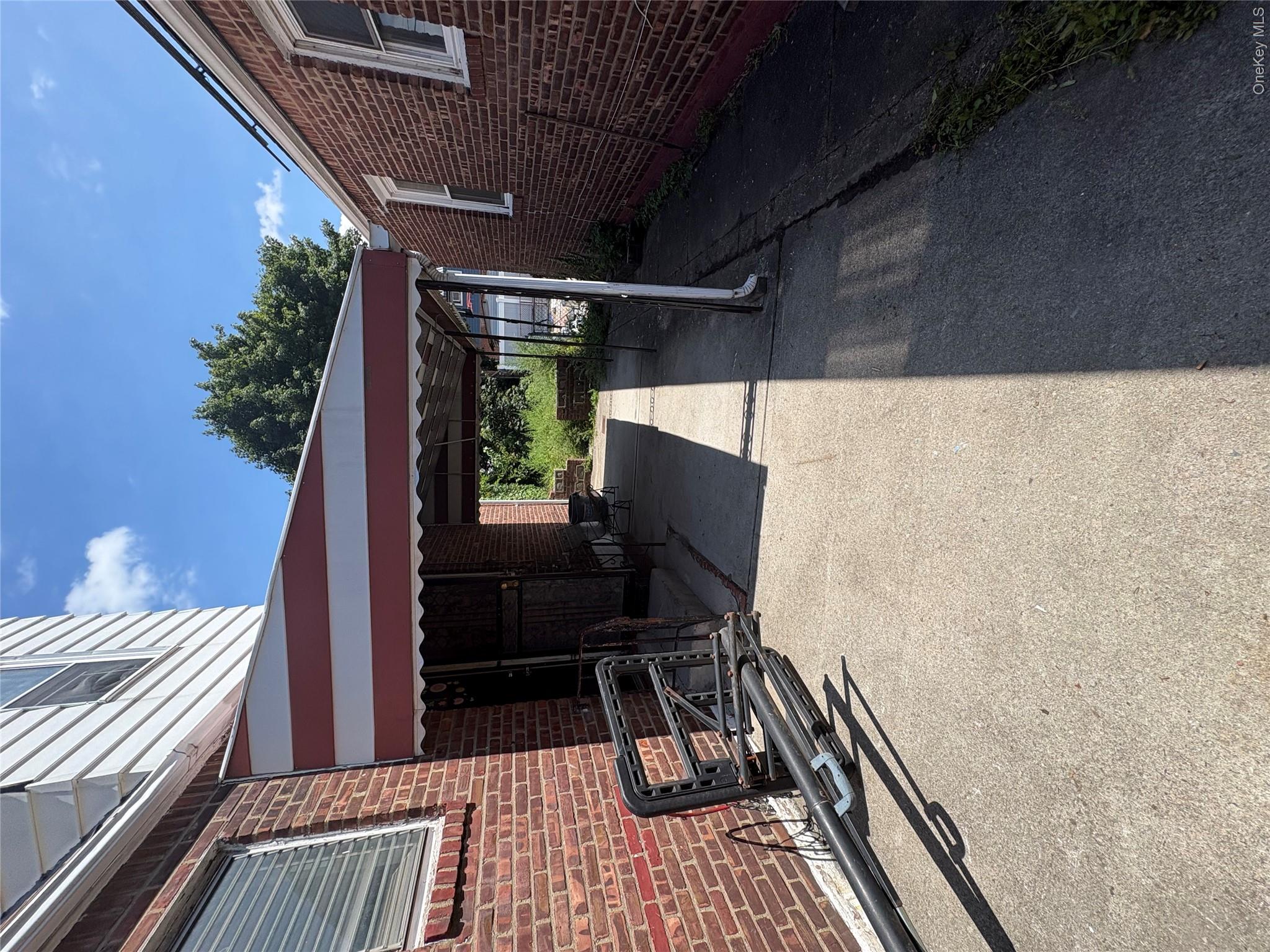 11901 223rd Street Property Photo 4