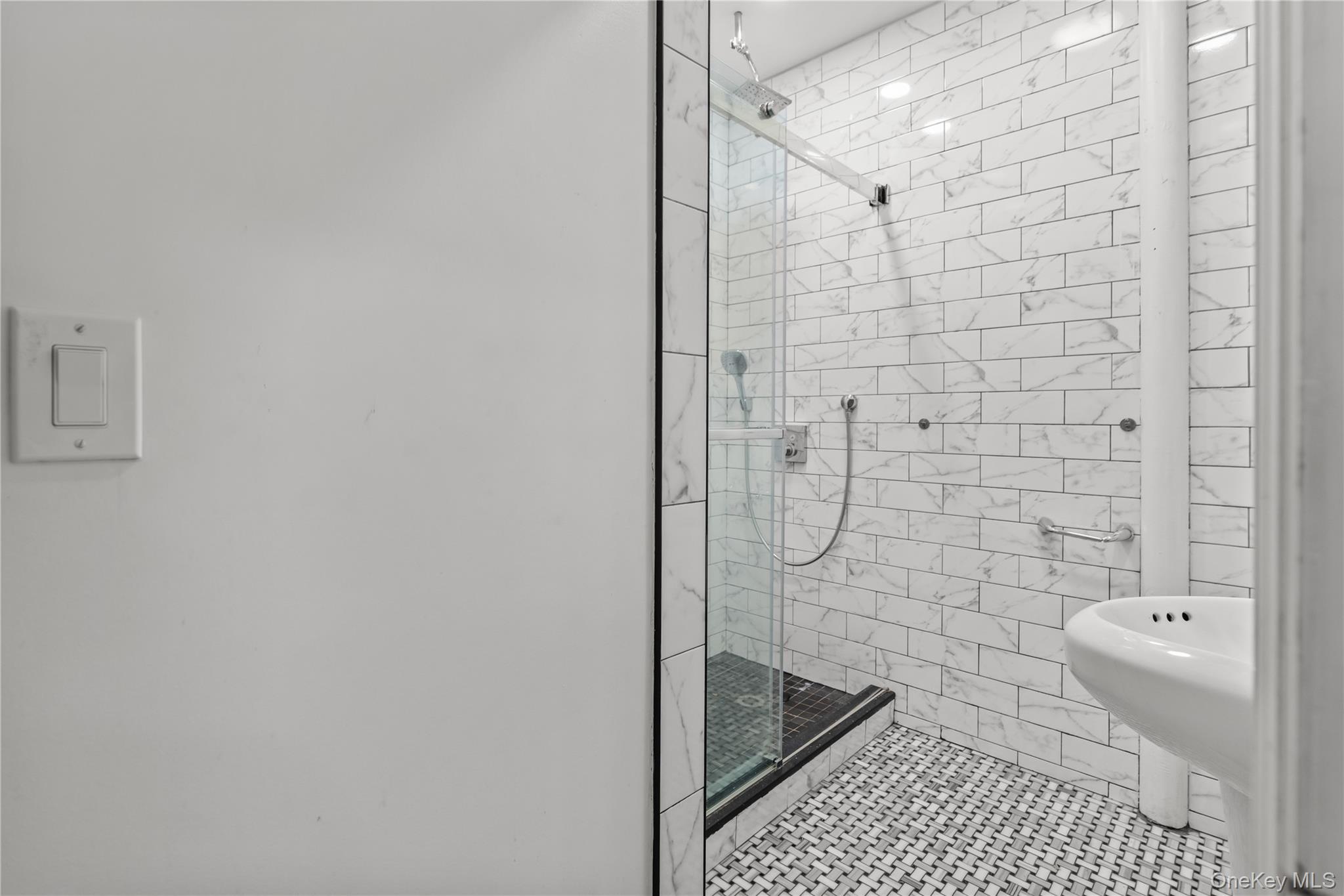 220 E 116th Street 3rd Floor Property Photo 17