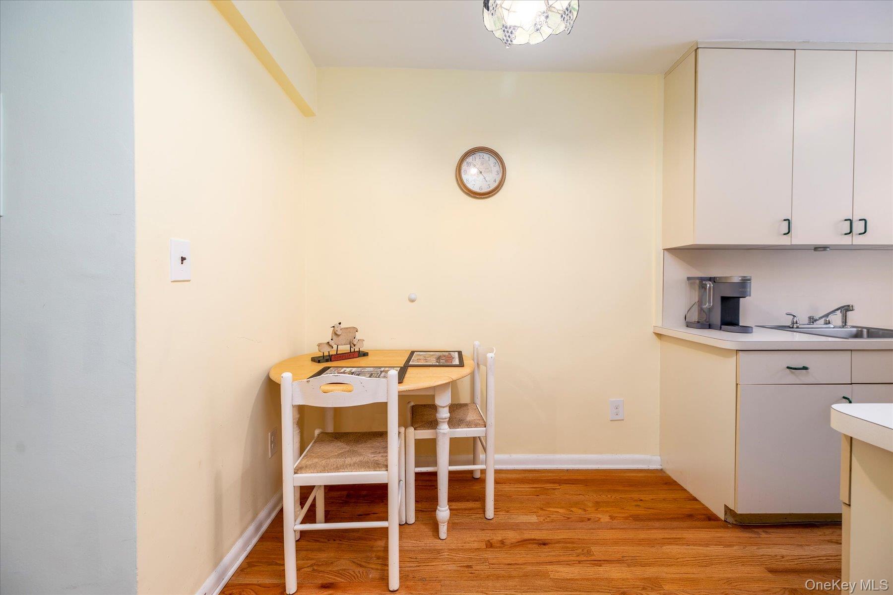 120 Morris Avenue C9 Property Photo 12
