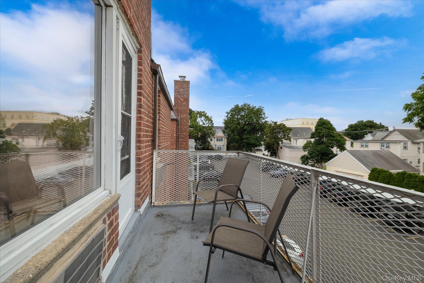 120 Morris Avenue C9 Property Photo 19